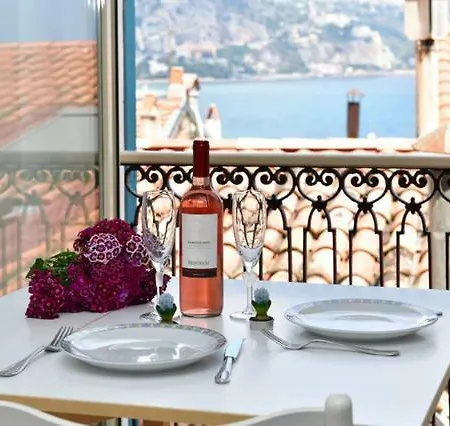 Nella Vecchia Citta Con Vista Mare Apartament Mentona