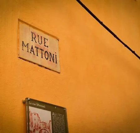 Nella Vecchia Citta Con Vista Mare Апартаменти *