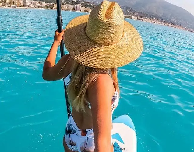 Nella Vecchia Citta Con Vista Mare Мантон