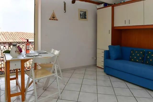 Апартаменти Nella Vecchia Citta Con Vista Mare