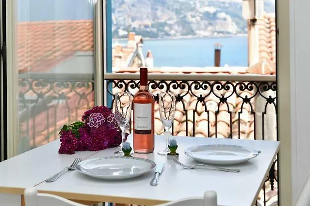 Nella Vecchia Citta Con Vista Mare Apartamento Menton