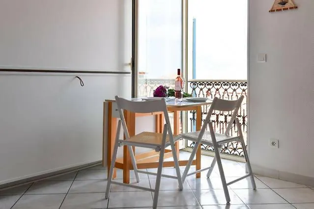 Nella Vecchia Citta Con Vista Mare Apartamento