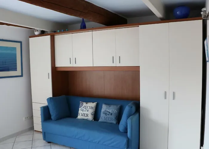 Nella Vecchia Con Vista Mare